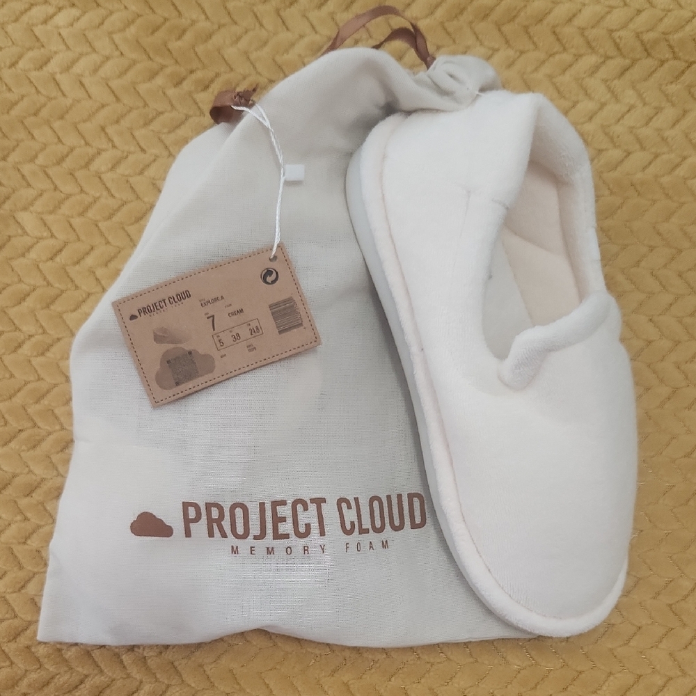Slippers NWT